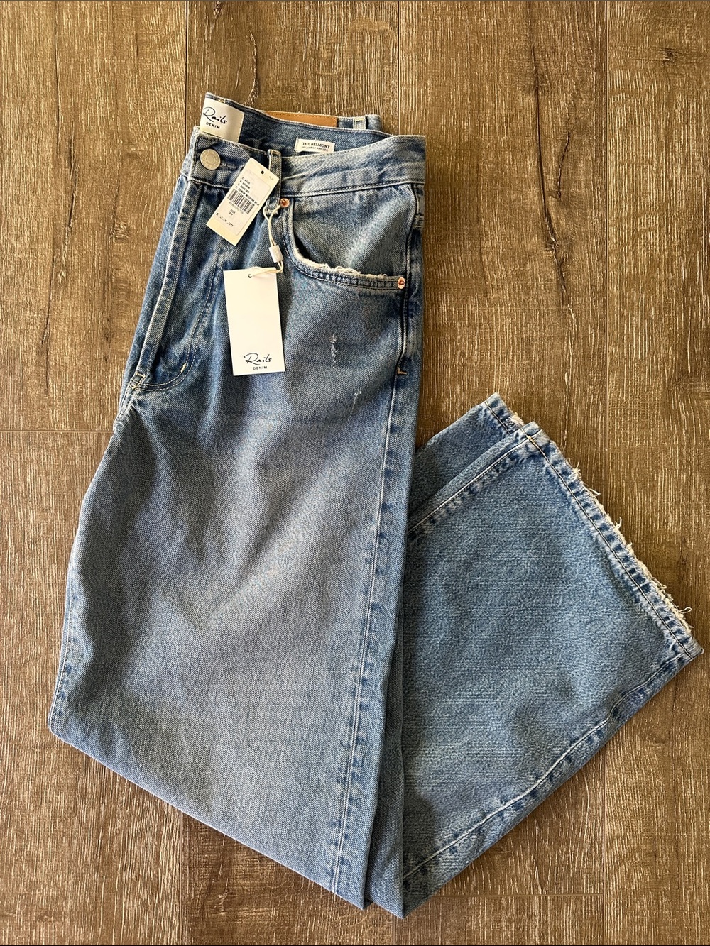 NWT Rails Belmont High Rise Arc Leg Denim Jeans in Authentic Stone wash
